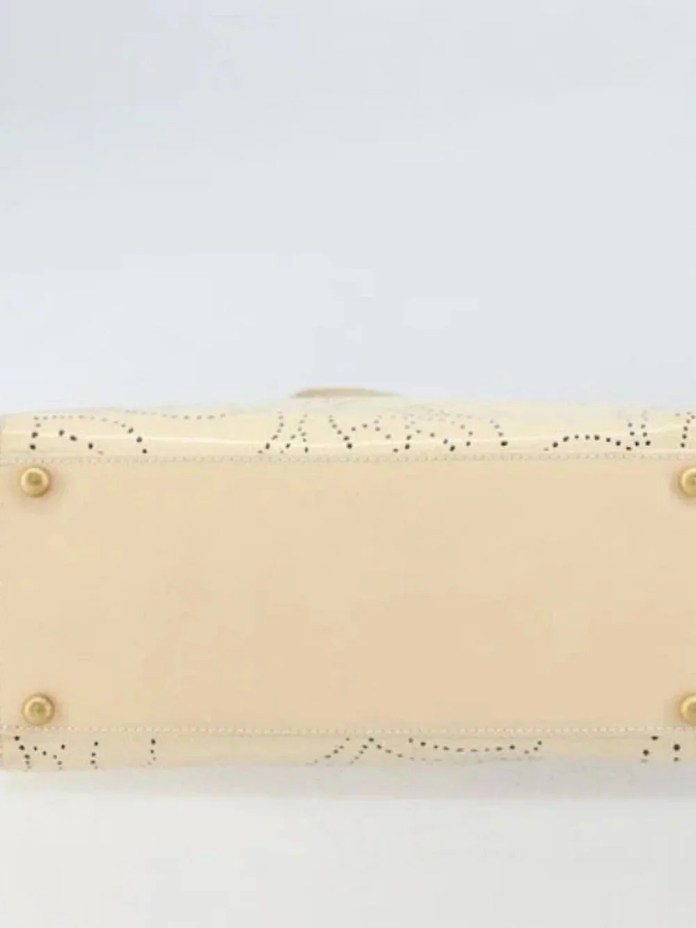 CHANEL Camelia Shoulder Bag Patent leather Ivory Gold CC Auth 161438